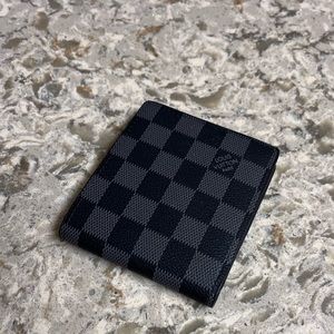 Louis Vuitton mens wallet